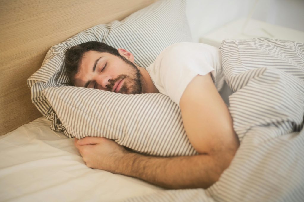 Mieux dormir pour mieux gérer son stress avec l’hypnose à Toulouse